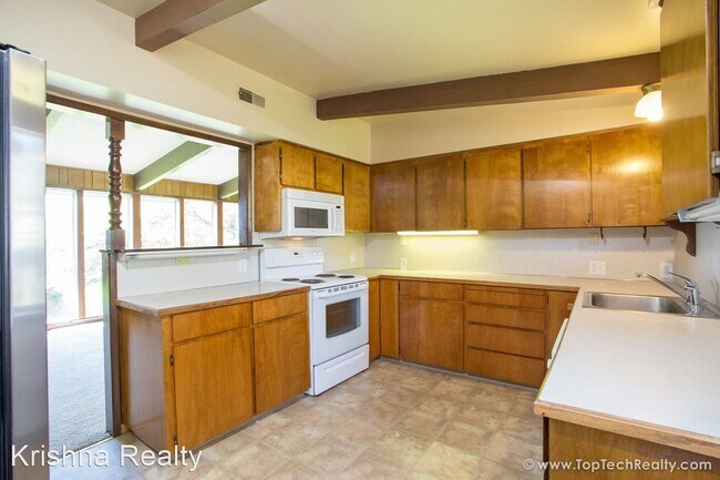 Foto del edificio - 3 br, 2 bath House - 675 NW 123rd Ave