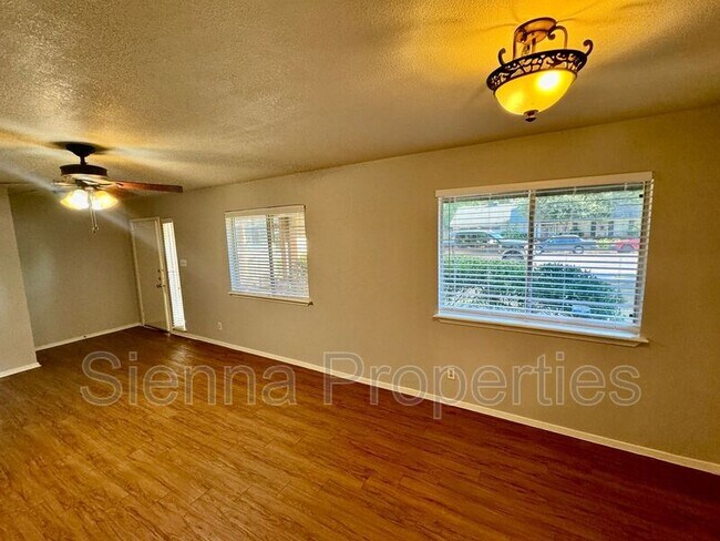 Foto del edificio - 2601 Aldford Dr