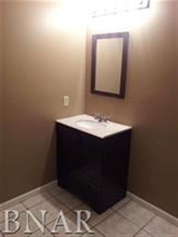 Building Photo - 808 W Market St