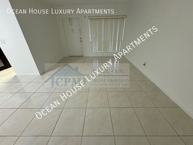 Building Photo - $995 Special Deposit and $995 First Month ...