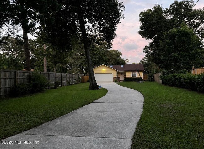 Building Photo - 1671 E Holly Oaks Lake Rd