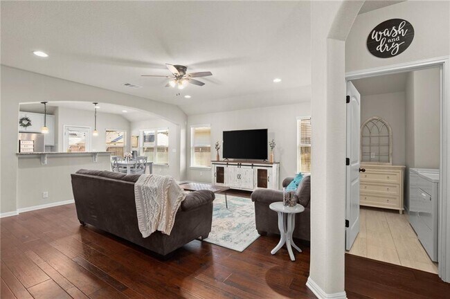 Foto del edificio - 117 Beech Creek Ln