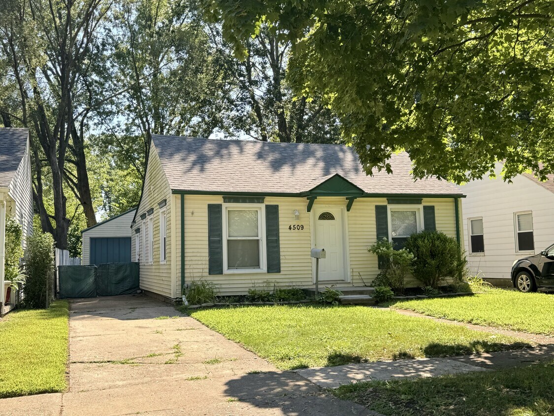 Primary Photo - 4509 Carnegie St
