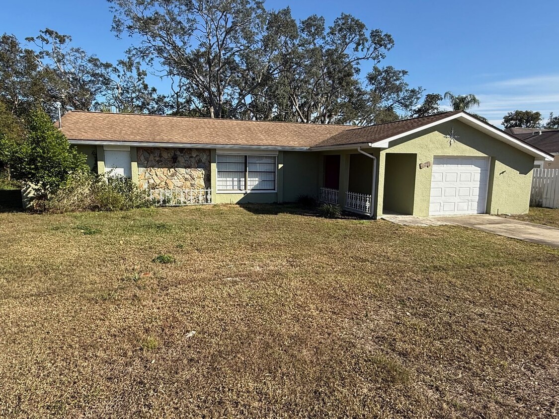 Primary Photo - NICE TWO BEDROOM TWO BATH HOME IN GREAT NE...