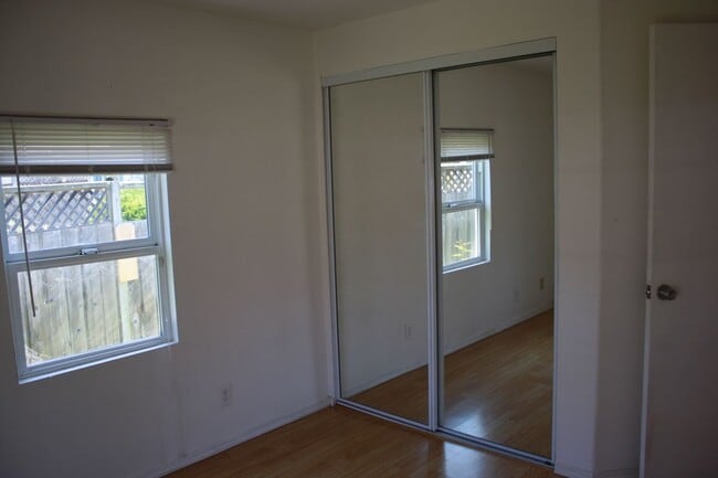 Building Photo - 2724 Rohnerville Rd