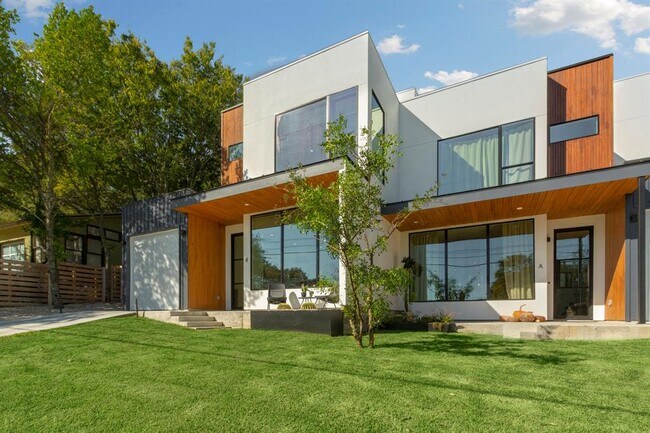 Foto del edificio - 2802 Oak Crest Ave
