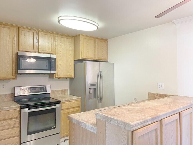Building Photo - 5511 Eagles Ln