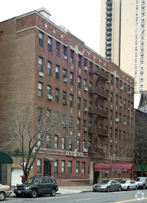 Primary Photo - 405 E 72nd St