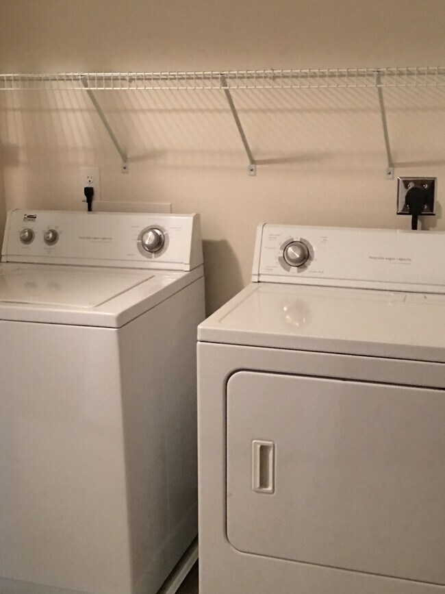 Building Photo - 1918 5th Ave S