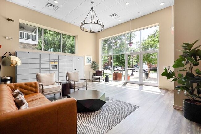 Photo - 525 Parkway Dr NE House