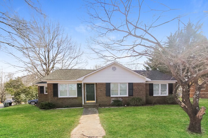 Primary Photo - Beautiful 3 Bedroom Home with Great Location!