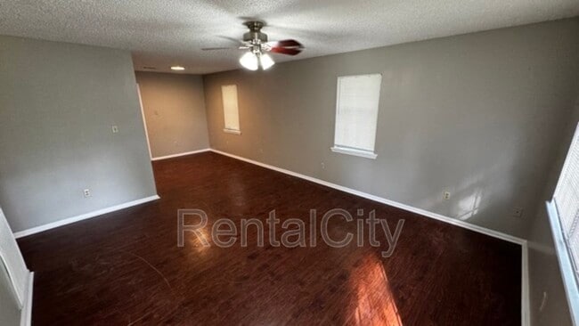 Building Photo - 172 Navy Dr