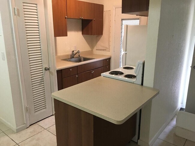 Foto del edificio - 1821 NE 168th St