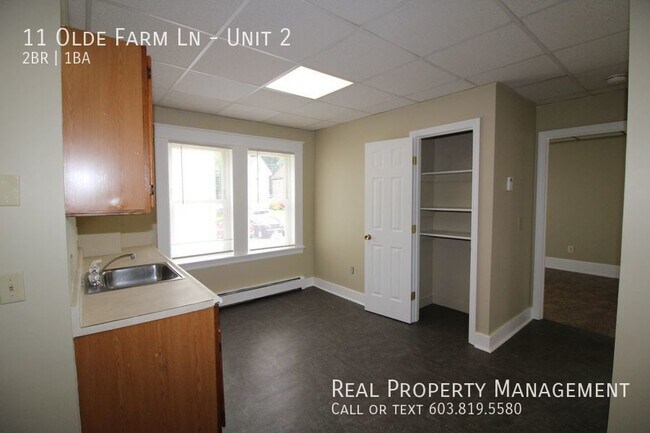 Building Photo - First Floor 2 Bedroom + Office with Heat I...