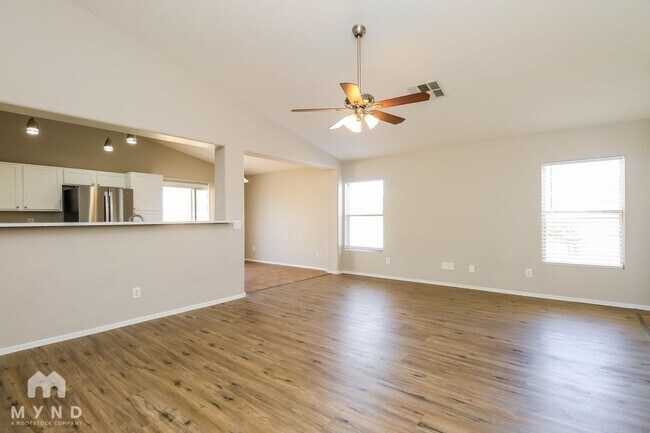 Foto del edificio - 2904 E Mineral Park Rd