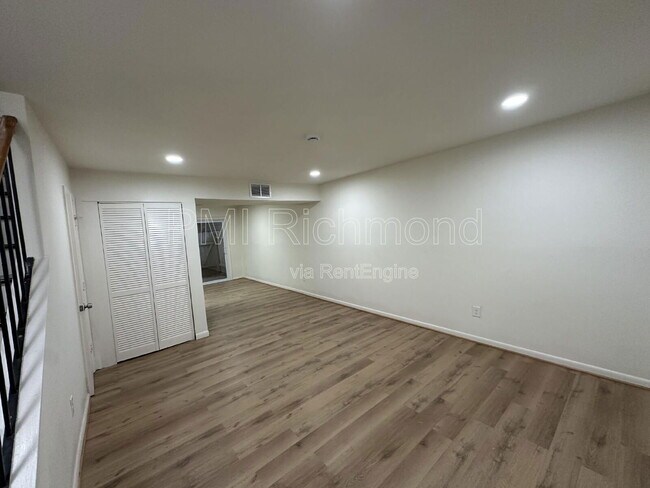 Foto del edificio - 1515 Stowmarket Ct