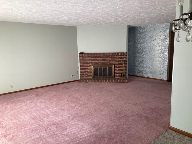 Building Photo - 4924 Cresthaven Dr