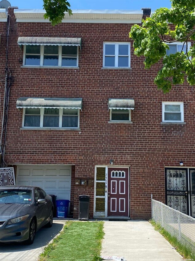 2963 Tiemann Ave, The Bronx, NY 10469 Room for Rent in The Bronx, NY
