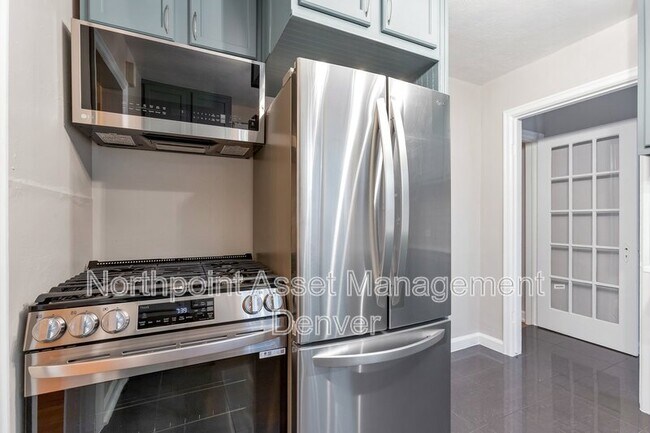Building Photo - 2822 W 38th Ave
