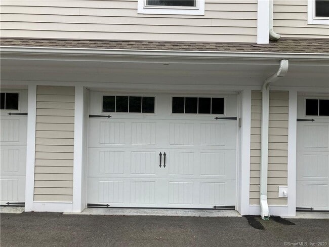 Building Photo - 28 Gilbert St