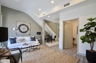Interior Photo - Lido Apartments - 4025 Grandview