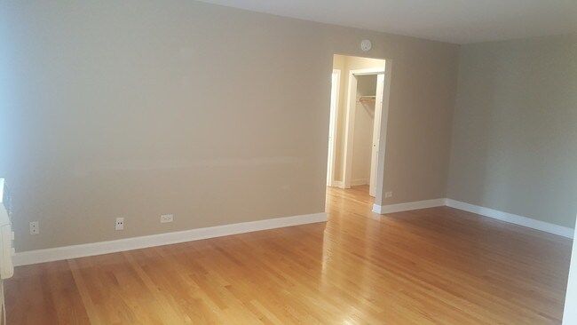Building Photo - 705 Strom Dr