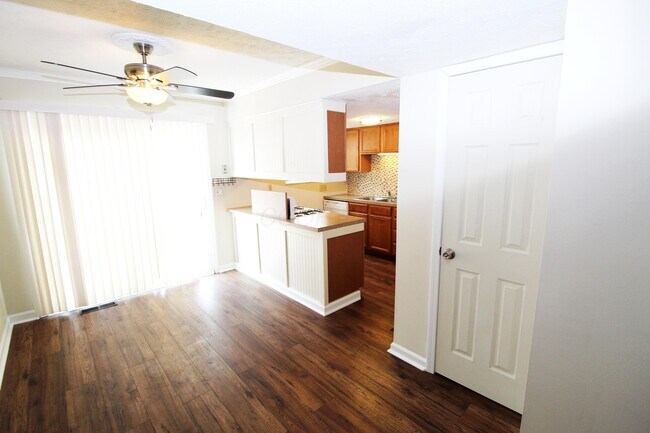 Foto del edificio - 4829 Dierker Rd