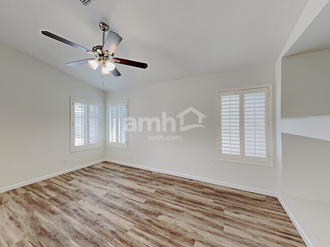 Foto del edificio - 4722 E Silverwood Dr