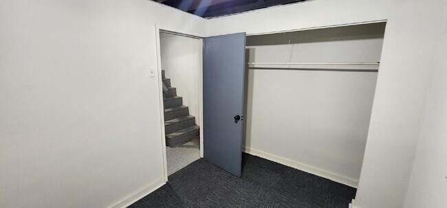 Foto del edificio - Updated Ferguson Home with Finished Basement & Fenced Yard