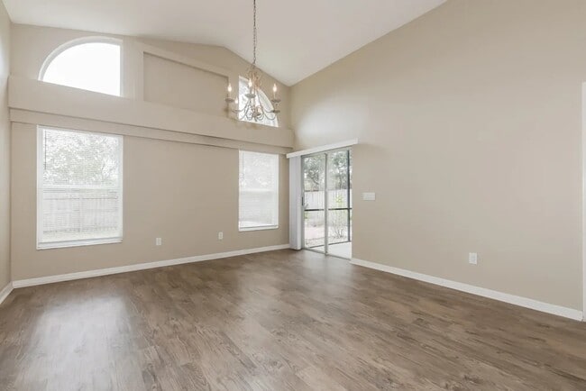 Foto del edificio - 7030 Colony Pointe Dr