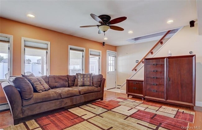 Building Photo - 33 Robin Ln