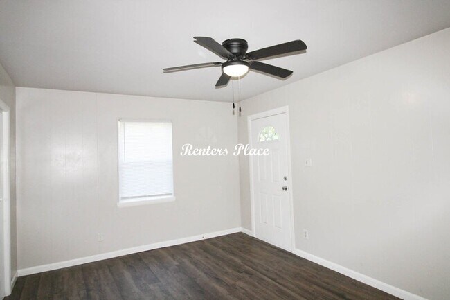 Foto del edificio - 3811 E 15th St