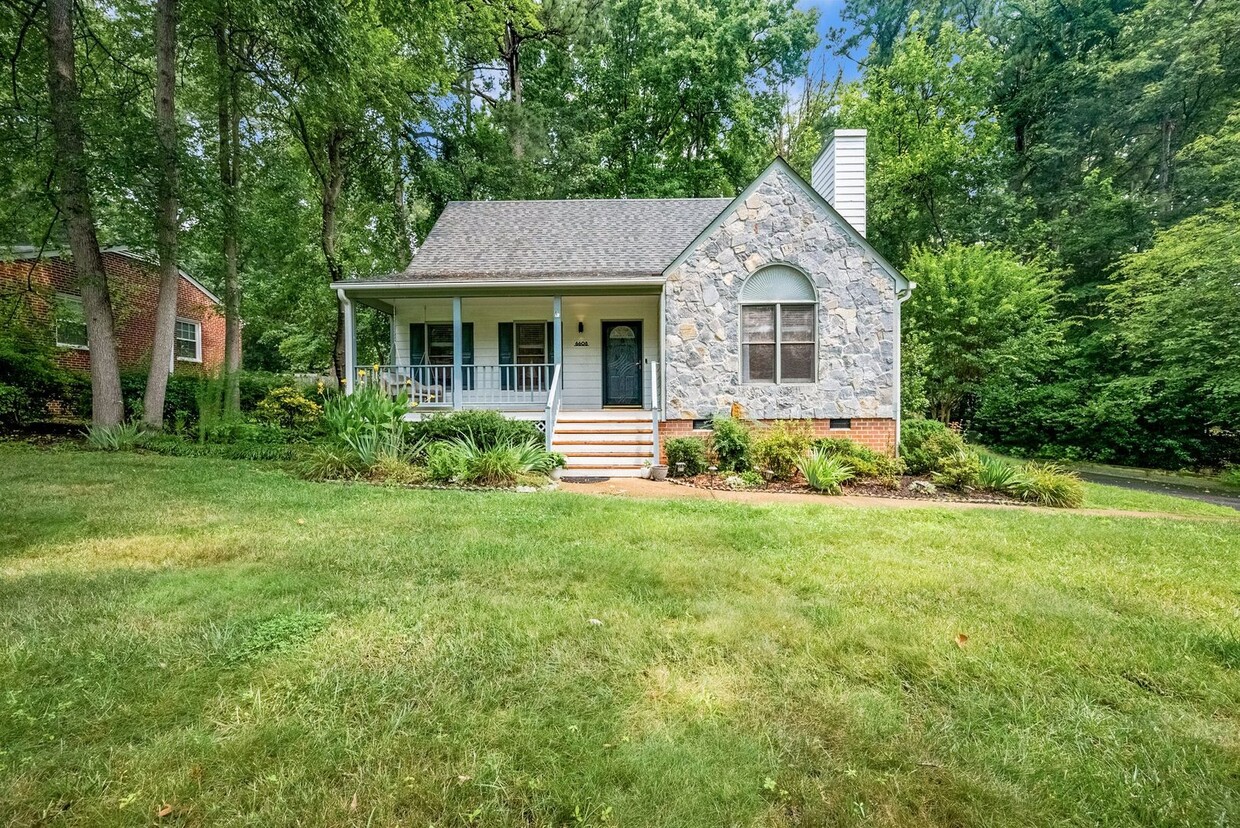 Primary Photo - GORGEOUS 3 Bedroom, 2 Bathroom Cape Cod Ho...