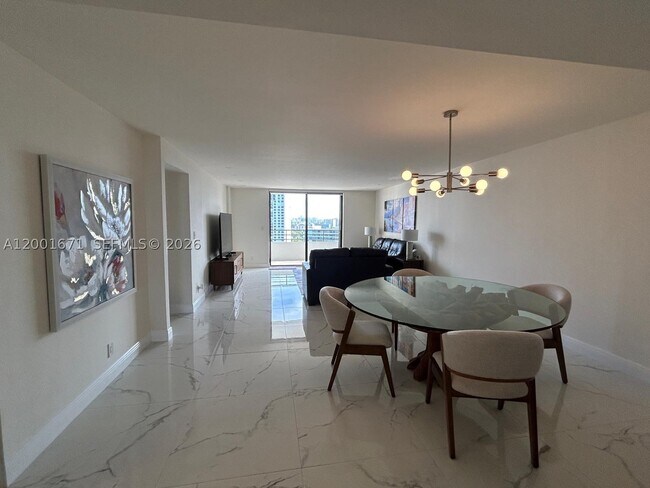 Foto del edificio - 2500 Parkview Dr