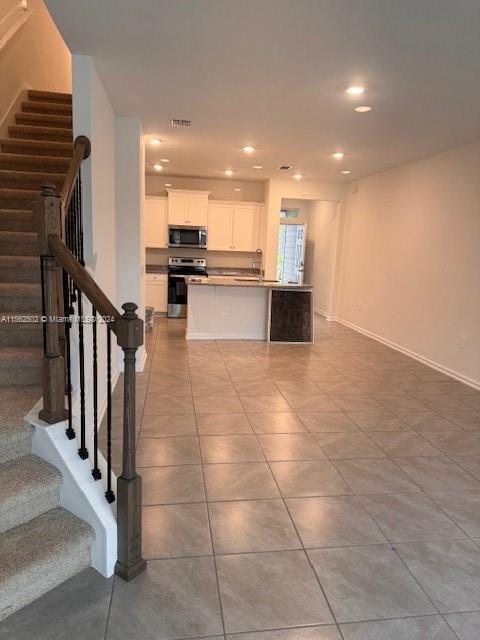 Building Photo - 25 Redbud Rd