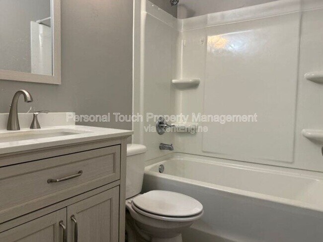 Foto del edificio - 142 6th Ave N