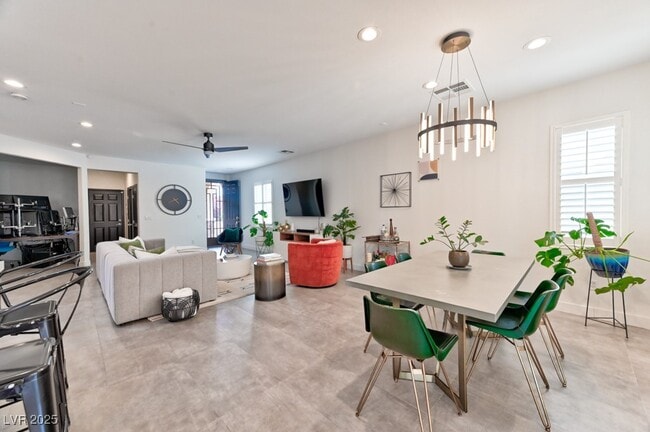 Foto del edificio - 1041 Chestnut Chase St