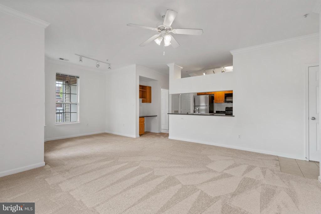 Primary Photo - 12900 Centre Park Cir