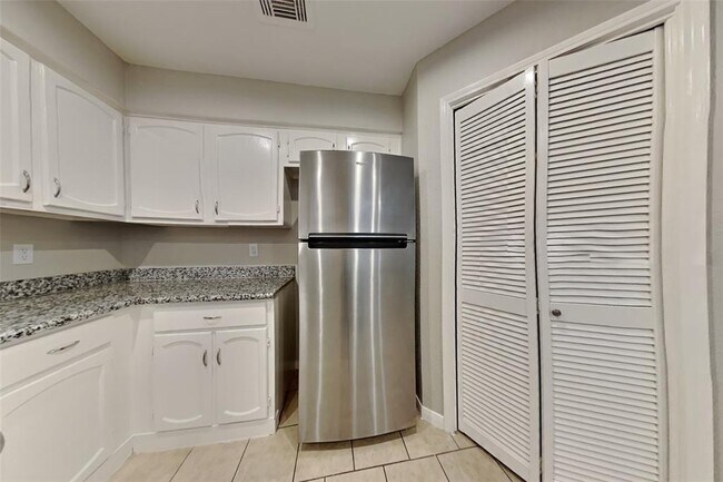 Foto del edificio - 3807 Wood Stone Walk Dr