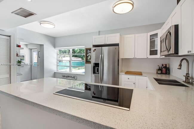 Building Photo - 827 NE 140th St