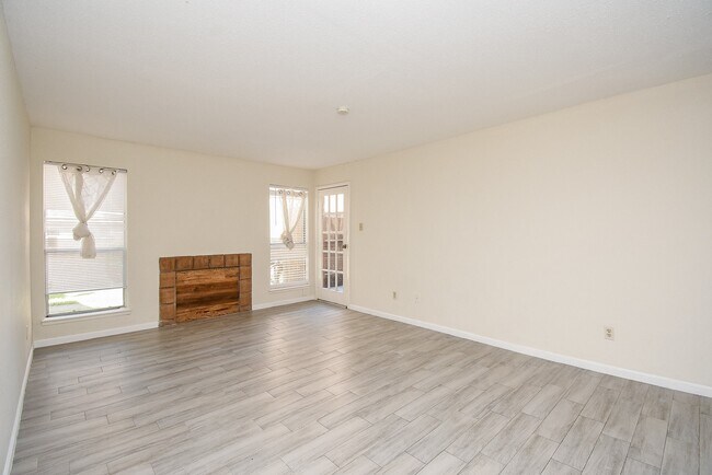 Building Photo - 10202 Forum Park Dr