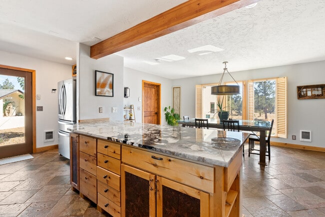 Building Photo - 4455 NE Vaughn Ave