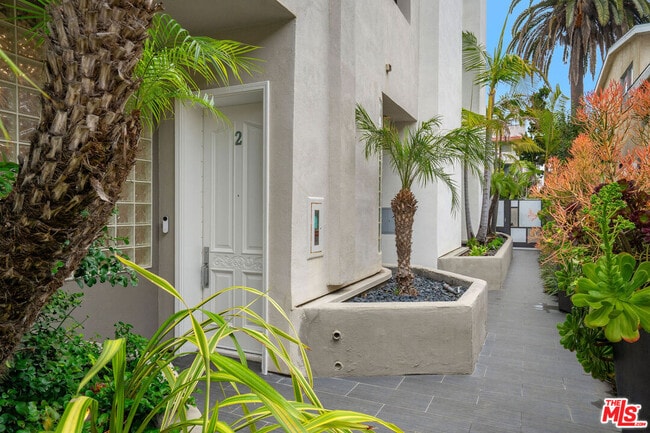 Building Photo - 1018 2nd St