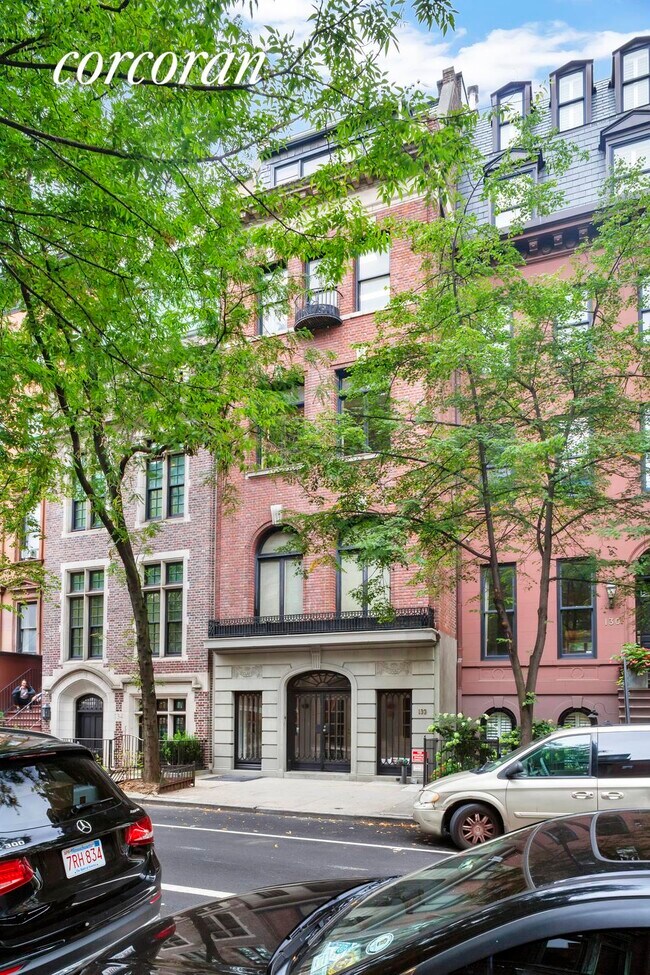 Building Photo - 132 E 70th St