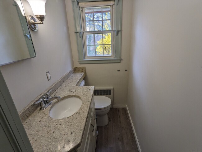 Building Photo - 29 Beechwood Ln