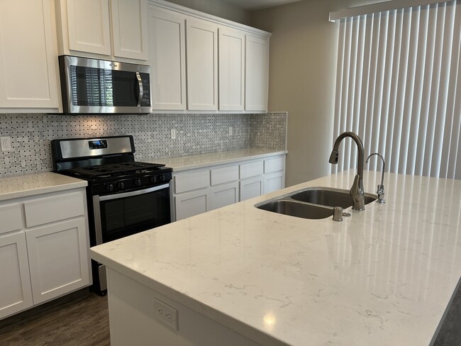 Building Photo - 5417 Crystal Cascade Ln
