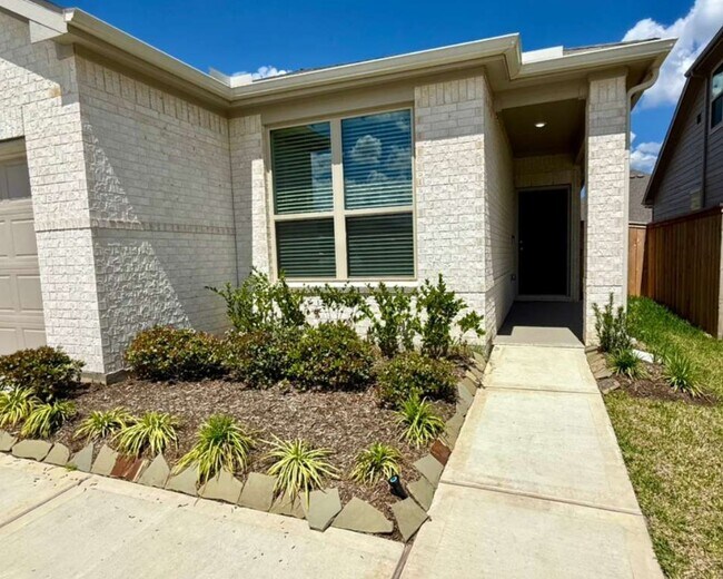 Foto del edificio - 15349 Dapple Blf Ln