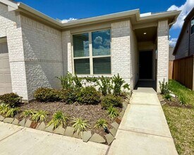 Building Photo - 15349 Dapple Blf Ln