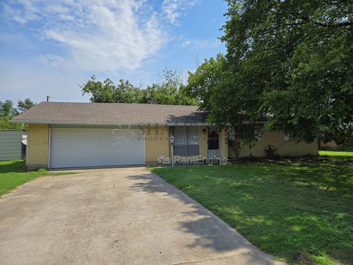 Primary Photo - 1105 Willard