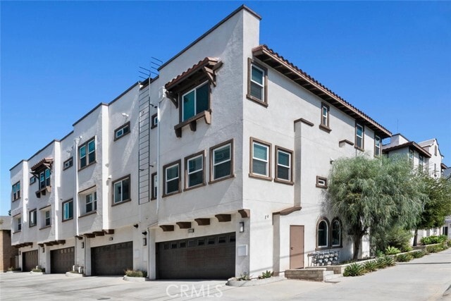 Foto principal - 5049 Echo St